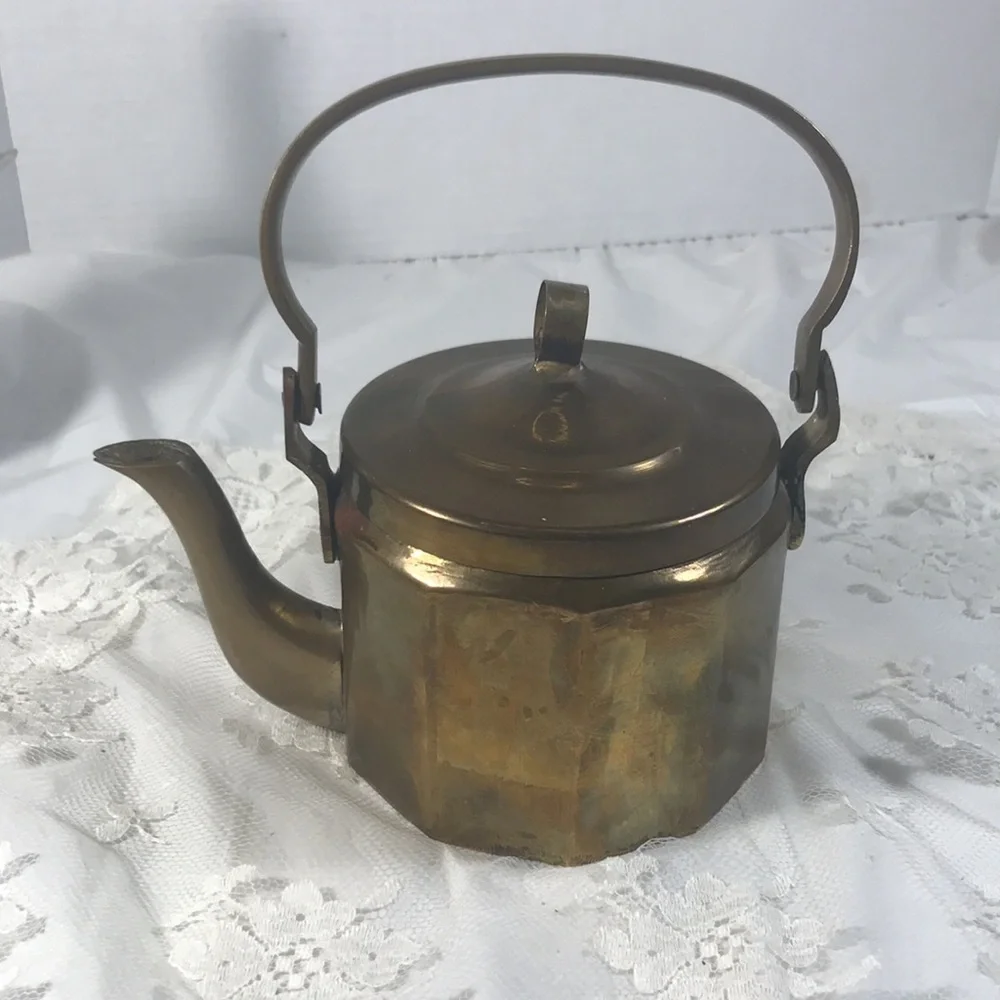 Vintage Brass Hand Crafted Teapot with Handle and Fitted Lid
